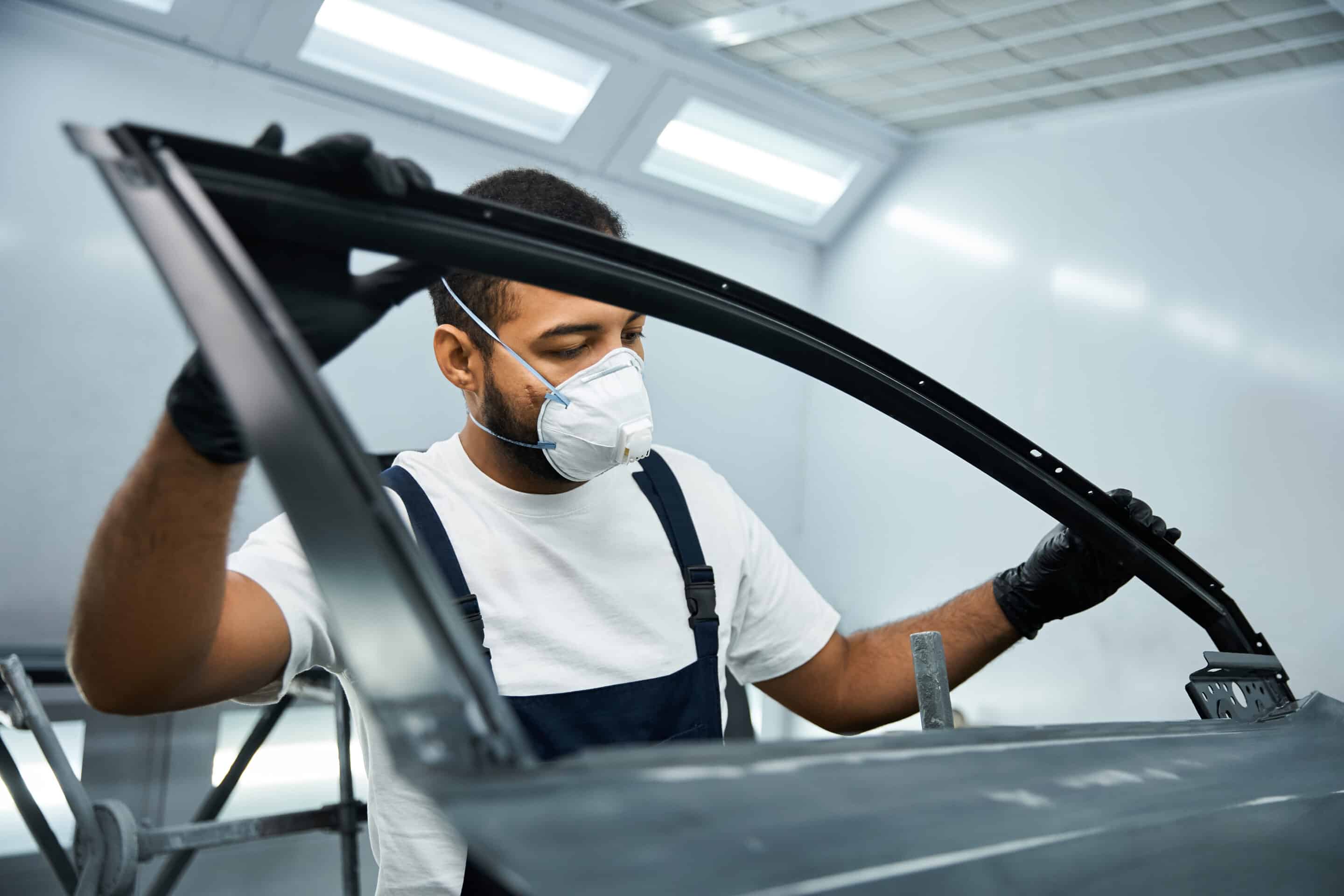 What Is the Difference Between Repair and Replacement for Your Windshield? 3 Windshield Replacement